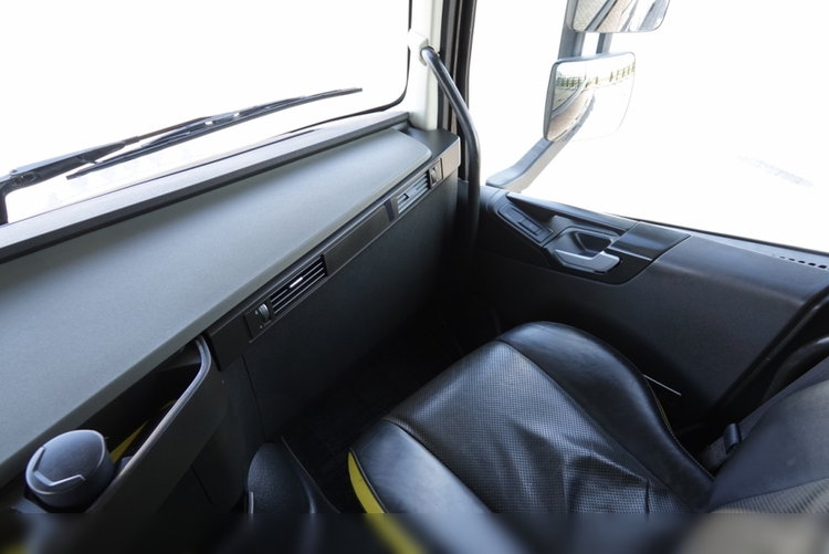 Volvo FH 16 / 750 KM / 6X4 / RAMA DŁ. 8 M / 373 TYS. KM  / DO ZABUDOWY zdjęcie 41