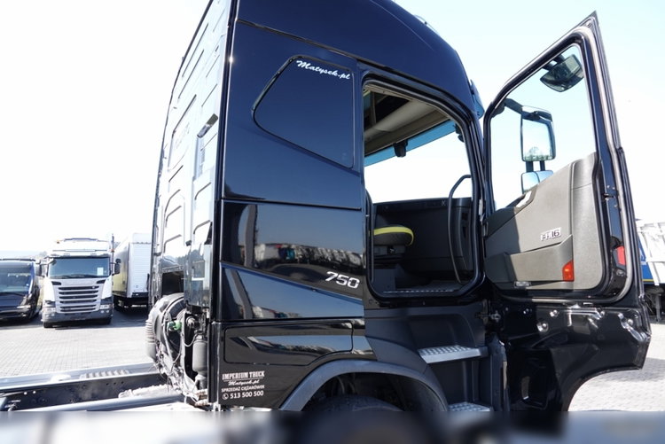 Volvo FH 16 / 750 KM / 6X4 / RAMA DŁ. 8 M / 373 TYS. KM  / DO ZABUDOWY zdjęcie 45