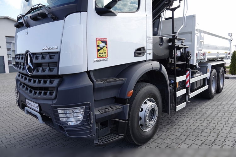 Mercedes -BENZ AROCS 2642 / 6X4 / 3 STR WYWROTKA + HDS HIAB 188 BS-3 / PILOT /  2X HYDROBURTA zdjęcie 26