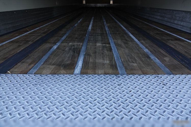 Fruehauf / KONTENER / KOFFER / MAŁO UŻYWANA / JAK NOWA / 2022 ROK / BARDZO MOCNA PODŁOGA: SZYNA-DESKA zdjęcie 17