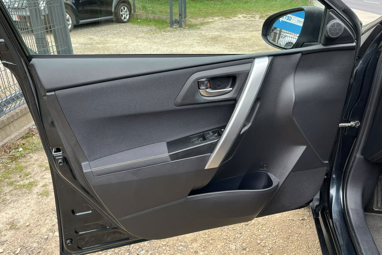 Toyota Auris 1.8 1wł Oryginal Lakier Klima Alu Automat Stan BDB Bezwypadk Opłacony zdjęcie 22
