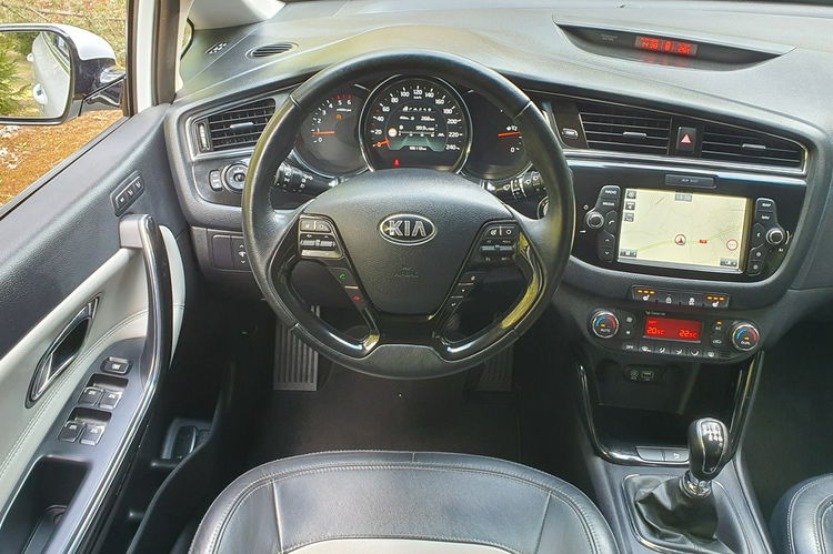 Kia Cee'd 1.6 CRDi 136KM # XL # Absolutna Full Opcja # # Super Stan zdjęcie 17