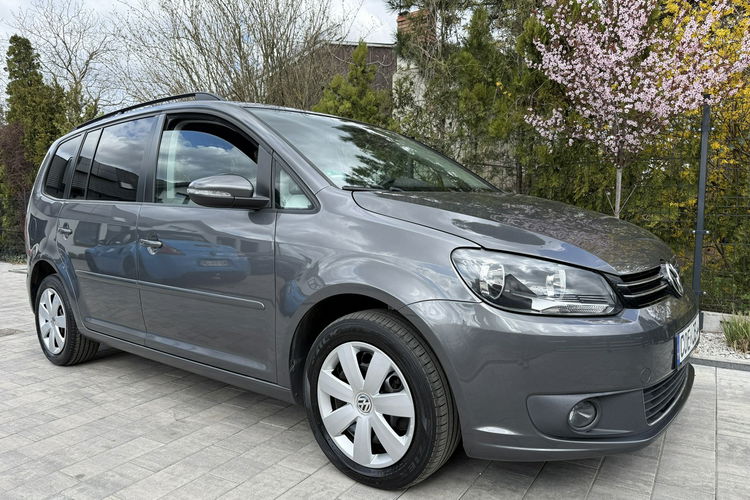 Volkswagen Touran zadbany - oryginalny przebieg zdjęcie 1