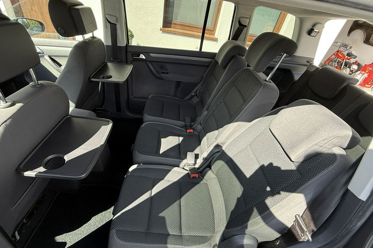 Volkswagen Touran zadbany - oryginalny przebieg zdjęcie 13