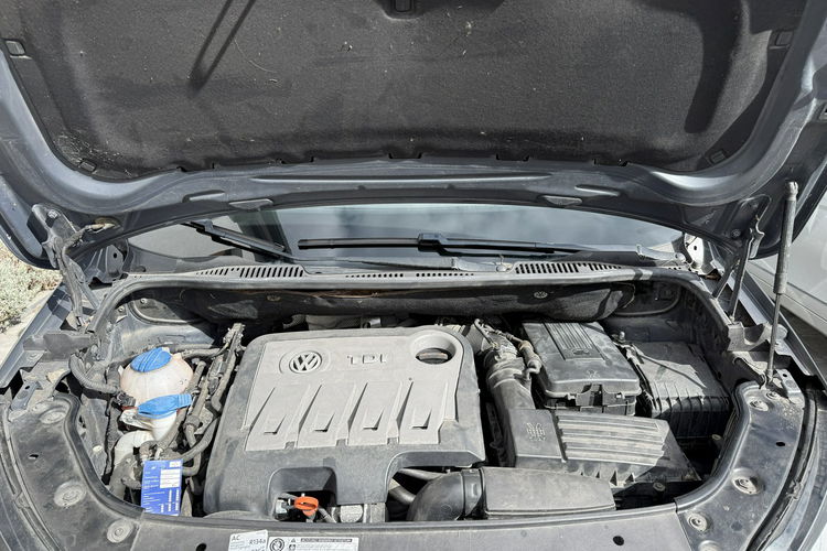 Volkswagen Touran zadbany - oryginalny przebieg zdjęcie 19
