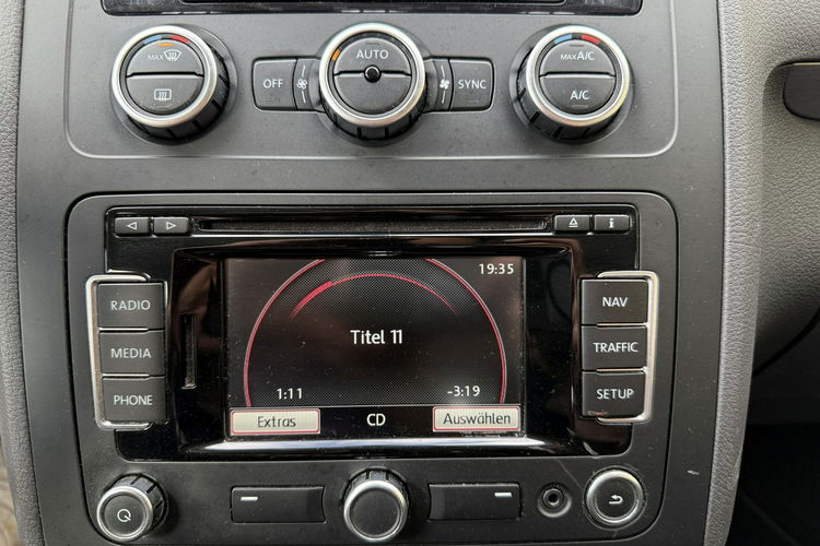 Volkswagen Touran zadbany - oryginalny przebieg zdjęcie 20