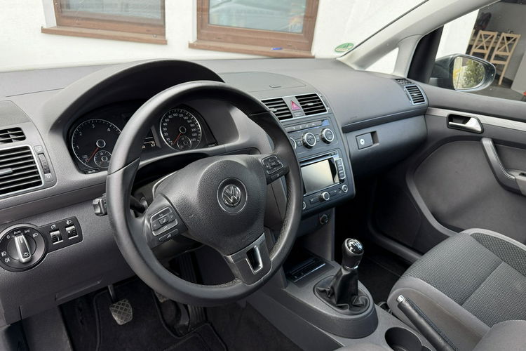 Volkswagen Touran zadbany - oryginalny przebieg zdjęcie 7
