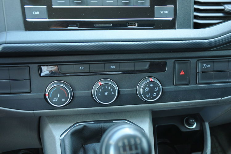 Volkswagen Transporter 2.0TDI 150KM Furgon 6-G SalonPL 1wł Klimatyzacja Hak zdjęcie 20