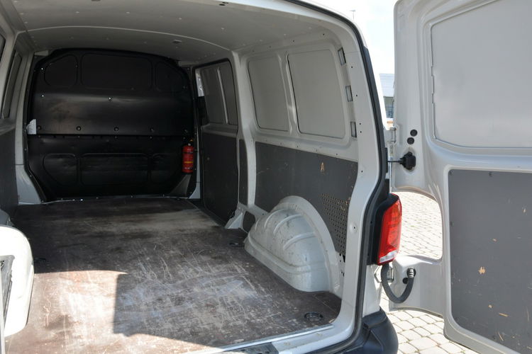 Volkswagen Transporter 2.0TDI 150KM Furgon 6-G SalonPL 1wł Klimatyzacja Hak zdjęcie 8