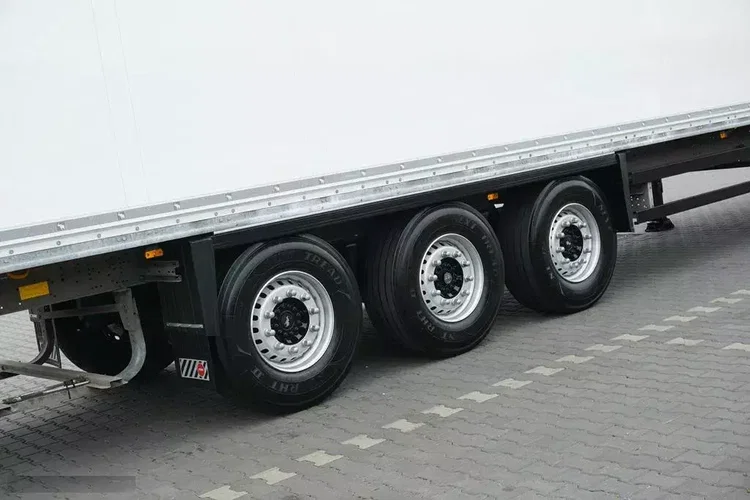 Schmitz IZOTERMA / DOPPELSTOCK / ROLETA / OŚ PODNOSZONA zdjęcie 8