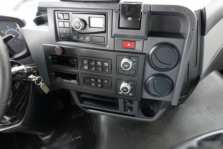 Renault C 380 / 8X4 / BETONOMIESZARKA / GRUSZKA / LIEBHERR 9 M3 / EURO 6 / 2016 ROK zdjęcie 33