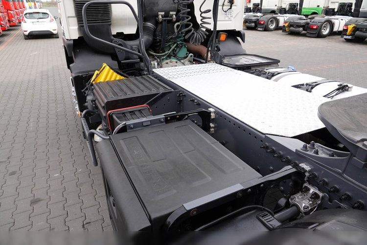 Volvo FM 380 / PEŁNY ADR / MAŁY PRZEBIEG / SPROWADZONY zdjęcie 13