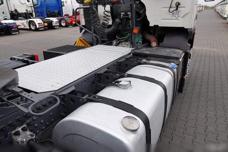 Volvo FM 380 / PEŁNY ADR / MAŁY PRZEBIEG / SPROWADZONY zdjęcie 16