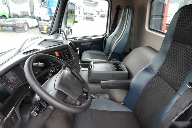 Volvo FM 380 / PEŁNY ADR / MAŁY PRZEBIEG / SPROWADZONY zdjęcie 24