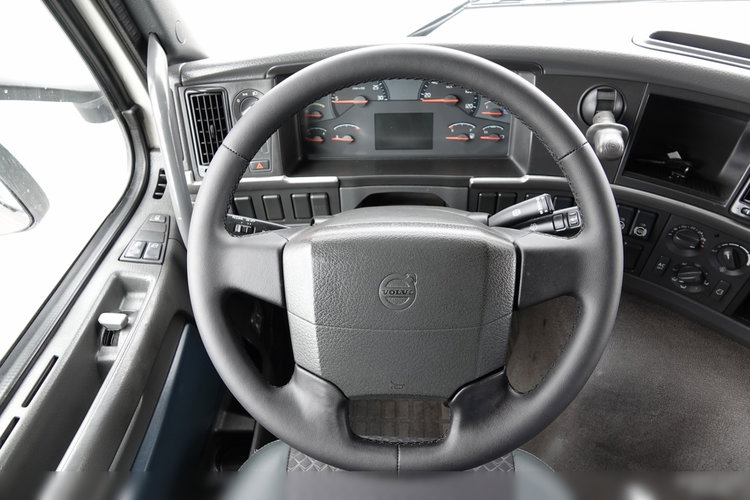 Volvo FM 380 / PEŁNY ADR / MAŁY PRZEBIEG / SPROWADZONY zdjęcie 27