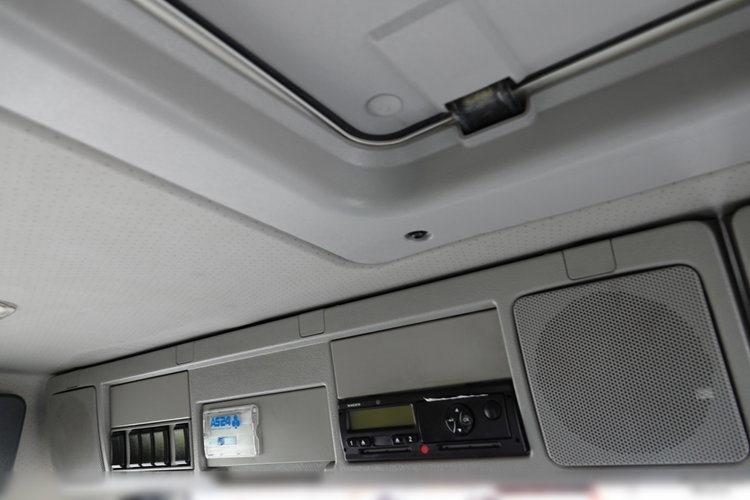 Volvo FM 380 / PEŁNY ADR / MAŁY PRZEBIEG / SPROWADZONY zdjęcie 32