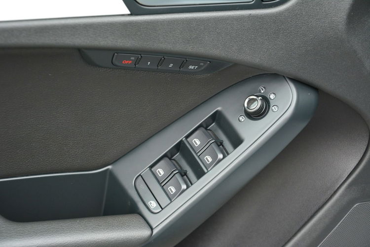 Audi A4 2,0T(180KM)S-Line Panorama Skóry Bi-xenon el.fotele Ledy Navi MMI ASO zdjęcie 36