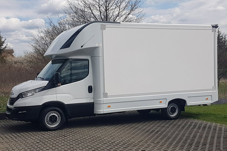 Iveco Daily KONTENER NISKOPODŁOGOWY 4.43x2.23x2.42 SKLEP BAR FOODTRUCK KAMPER AC zdjęcie 2