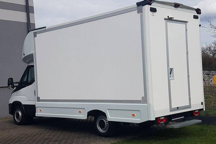 Iveco Daily KONTENER NISKOPODŁOGOWY 4.43x2.23x2.42 SKLEP BAR FOODTRUCK KAMPER AC zdjęcie 3