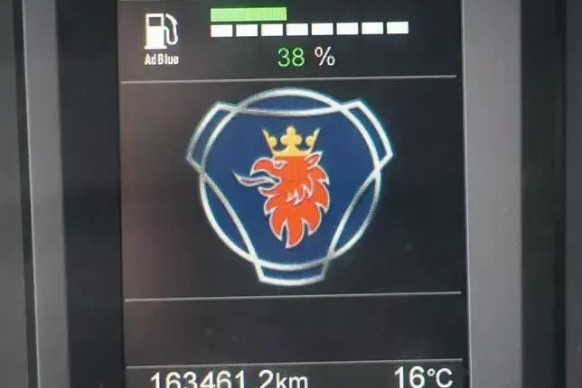 Scania P 320 / EURO 6 / KONTENER + WINDA / 22 PALETY / OŚ SKRĘTNA zdjęcie 12