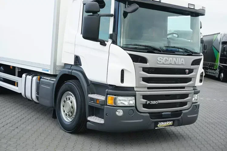 Scania P 320 / EURO 6 / KONTENER + WINDA / 22 PALETY / OŚ SKRĘTNA zdjęcie 20