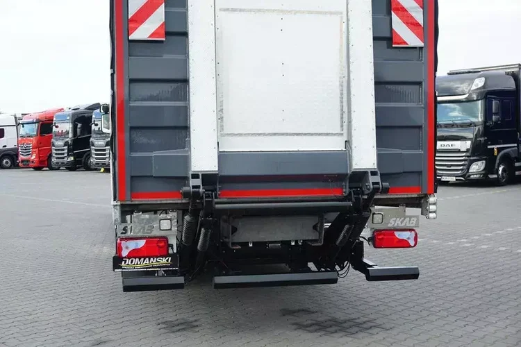 Scania P 320 / EURO 6 / KONTENER + WINDA / 22 PALETY / OŚ SKRĘTNA zdjęcie 37