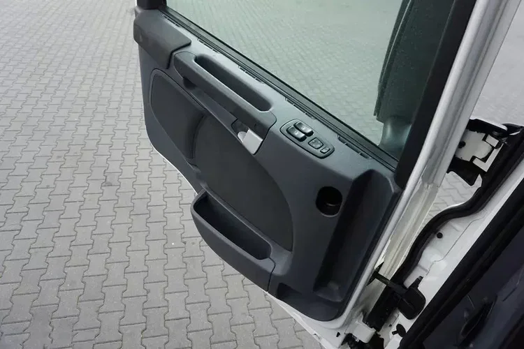 Scania P 320 / EURO 6 / KONTENER + WINDA / 22 PALETY / OŚ SKRĘTNA zdjęcie 39