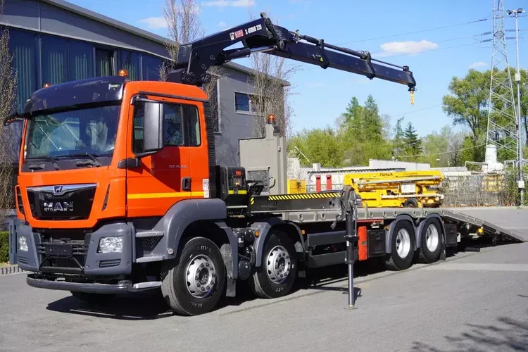 MAN TGS 35.360 E6 8x2 / HDS HIAB 166 E-2 5900 KG - 47 MTH / 160 tys. km / oś podnoszona zdjęcie 2