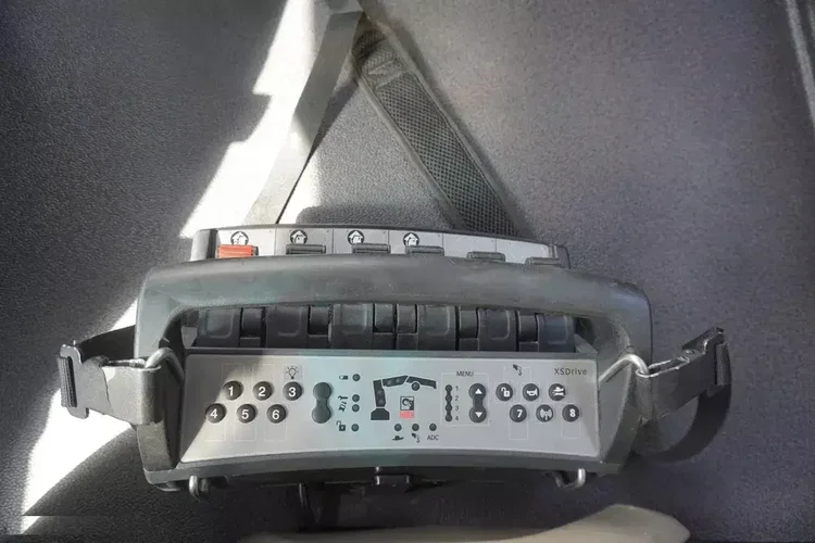 MAN TGS 35.360 E6 8x2 / HDS HIAB 166 E-2 5900 KG - 47 MTH / 160 tys. km / oś podnoszona zdjęcie 30