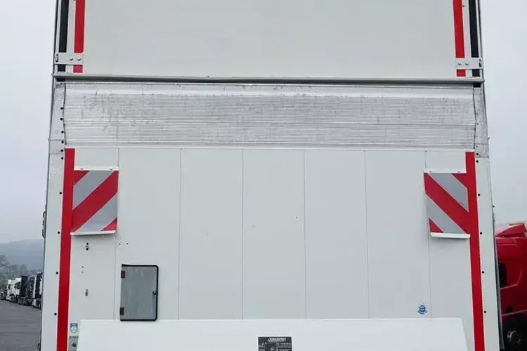 Renault ZABUDOWA / SRZYNIOWA + WINDA / DŁ. 7,15 M zdjęcie 8