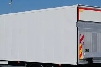 Iveco ZABUDOWA / KONTENER + WINDA / DŁ. 7,2 M