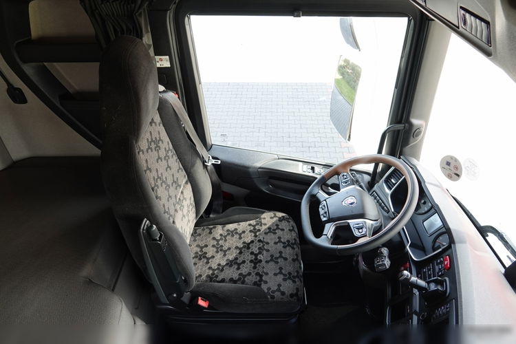 Scania R 450 / RETARDER / KLIMA POSTOJOWA / OPONY 100 % / PO KONTRAKCIE SERWISOWYM zdjęcie 27