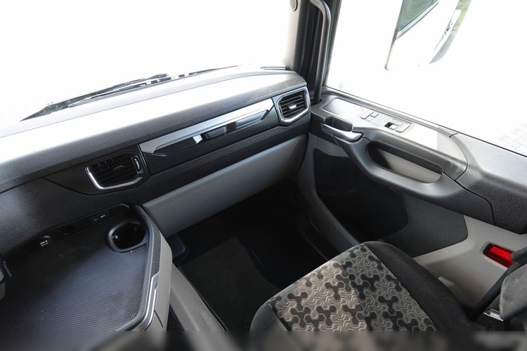 Scania R 450 / RETARDER / KLIMA POSTOJOWA / OPONY 100 % / PO KONTRAKCIE SERWISOWYM zdjęcie 32