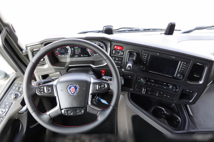 Scania R 500 / RETARDER / NISKA KABINA / FULL AIRMATIC / HYDRAULIKA / PO KONTRAKCIE SERWISOWYM zdjęcie 31
