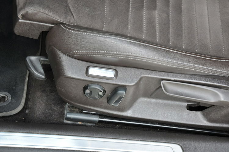 Volkswagen Passat 2.0TDI 190KM DSG Highline Navi Kamera Virtual Oryg.Hak Temp.ACC Led zdjęcie 13