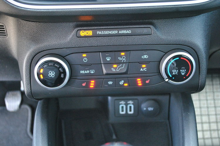 Focus Kombi Connected 1, 5 EcoBlue 120KM ASO Forda Gwarancja zdjęcie 22