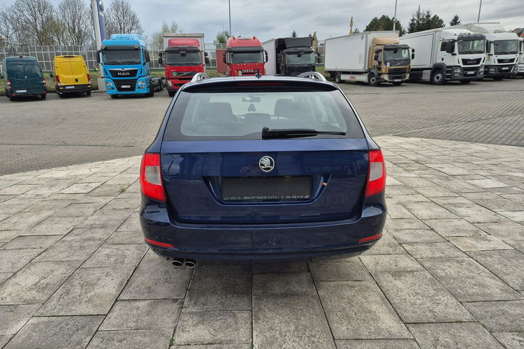 Superb Skoda Superb Combi 2.0 TDI 4x4 Elegance zdjęcie 10