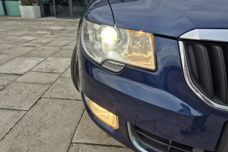 Superb Skoda Superb Combi 2.0 TDI 4x4 Elegance zdjęcie 15