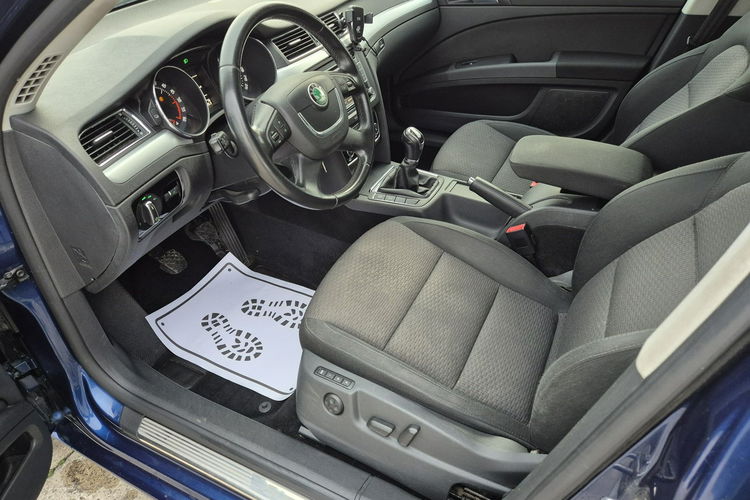 Superb Skoda Superb Combi 2.0 TDI 4x4 Elegance zdjęcie 21