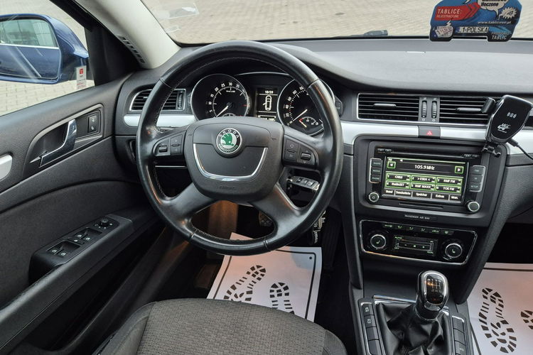 Superb Skoda Superb Combi 2.0 TDI 4x4 Elegance zdjęcie 25