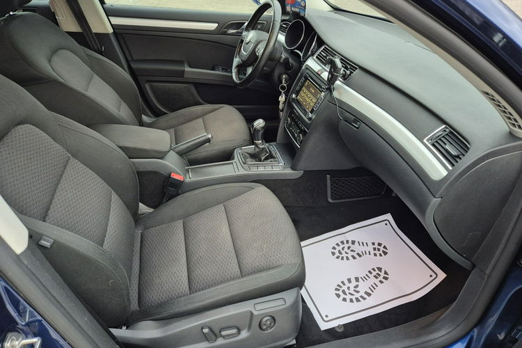 Superb Skoda Superb Combi 2.0 TDI 4x4 Elegance zdjęcie 34