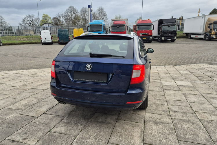 Superb Skoda Superb Combi 2.0 TDI 4x4 Elegance zdjęcie 9