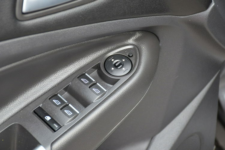 Ford Kuga Opłacona 1.5i 120KM Serwis 142tys.KM Navi Kamera SONY El.fotele zdjęcie 17