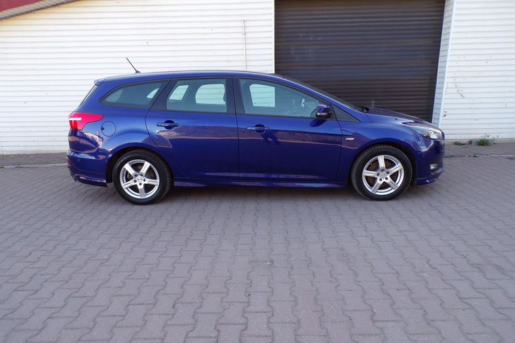 Ford Focus ST Line /Asystent /Navi /1, 5 /150KM /2017r /86000km zdjęcie 10