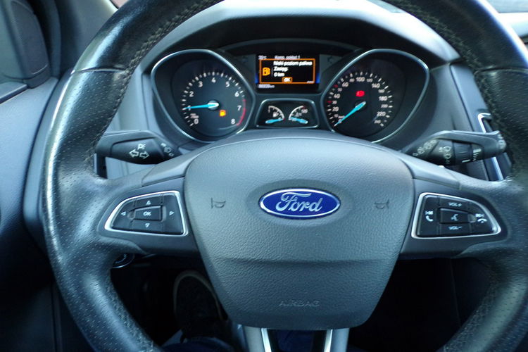 Ford Focus ST Line /Asystent /Navi /1, 5 /150KM /2017r /86000km zdjęcie 19