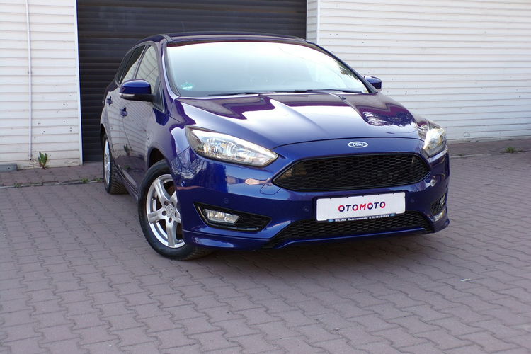Ford Focus ST Line /Asystent /Navi /1, 5 /150KM /2017r /86000km zdjęcie 2