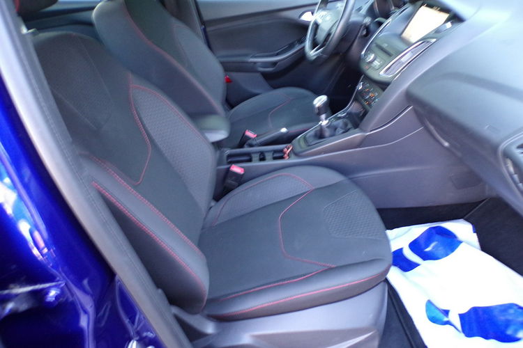 Ford Focus ST Line /Asystent /Navi /1, 5 /150KM /2017r /86000km zdjęcie 32