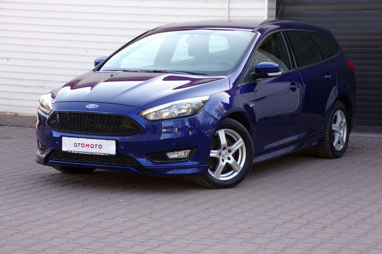 Ford Focus ST Line /Asystent /Navi /1, 5 /150KM /2017r /86000km zdjęcie 6