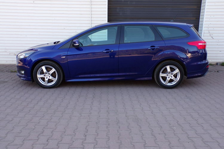 Ford Focus ST Line /Asystent /Navi /1, 5 /150KM /2017r /86000km zdjęcie 8