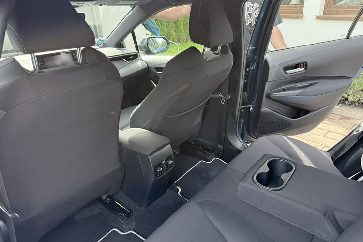 Toyota Corolla Hybryda niski przebieg oryginalny lakier zdjęcie 15